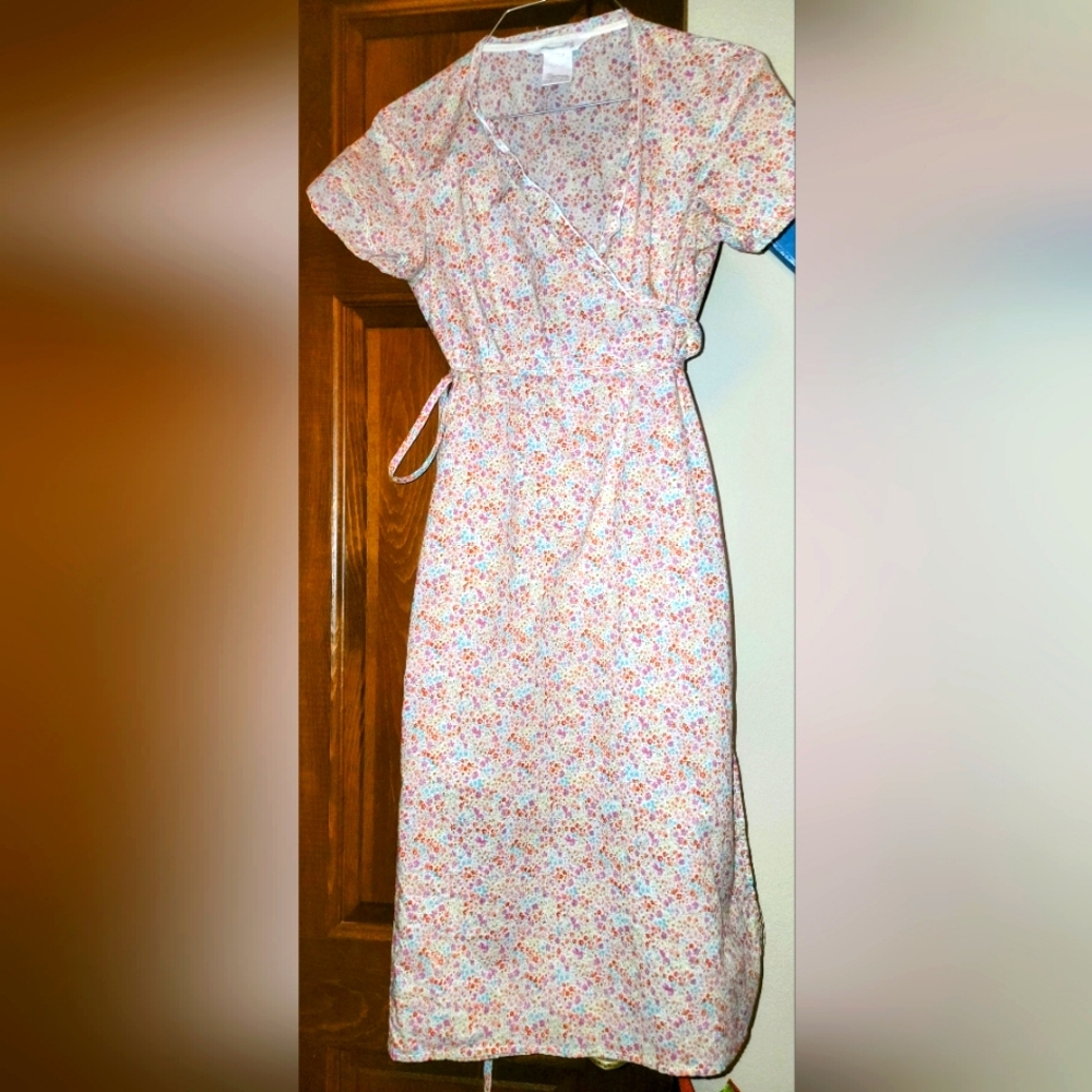 Euc Vanessa Bruno 100% cotton ditsy floral wrap dress. 38/4